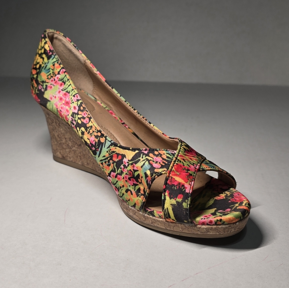 7.5 Dexflex Comfort Floral Wedge Peep-Toe Women's Shoes In Excellent Condition - Picture 2 of 9